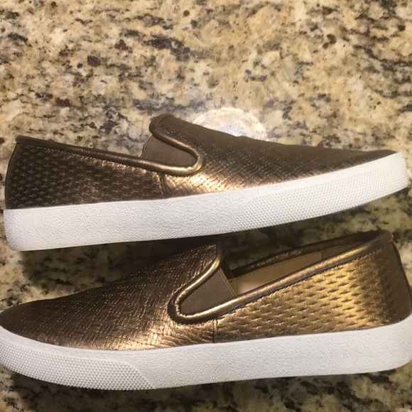 vince camuto cariana